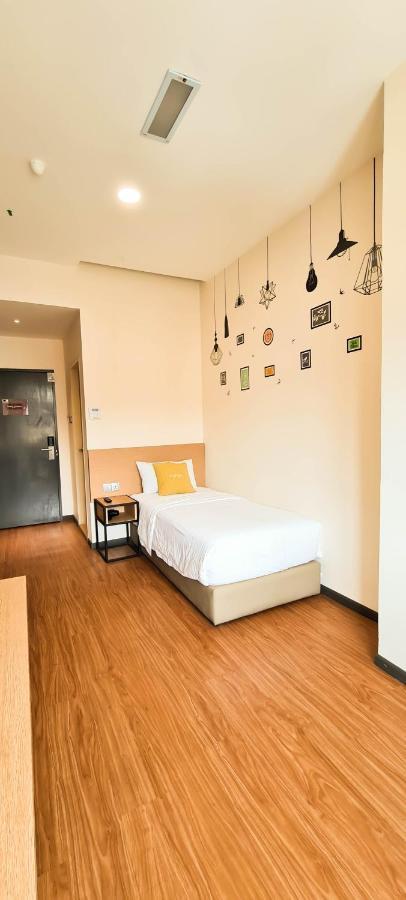 Qlio Hotel Кота-Кинабалу Экстерьер фото