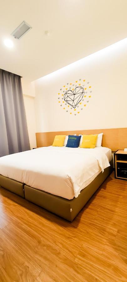 Qlio Hotel Кота-Кинабалу Экстерьер фото
