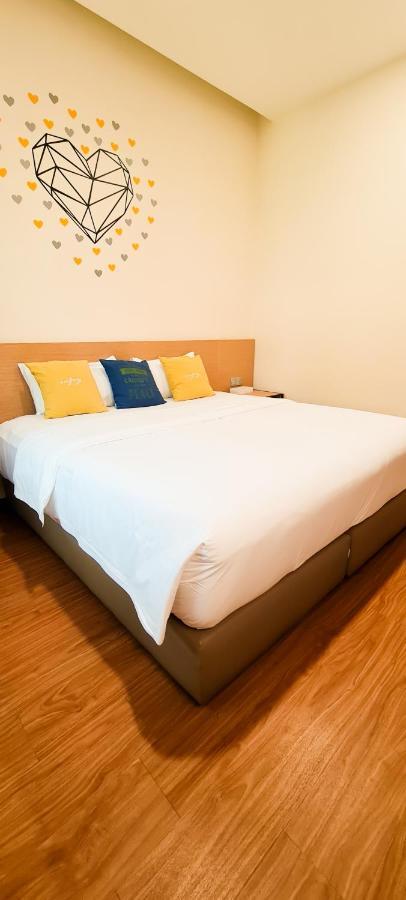 Qlio Hotel Кота-Кинабалу Экстерьер фото