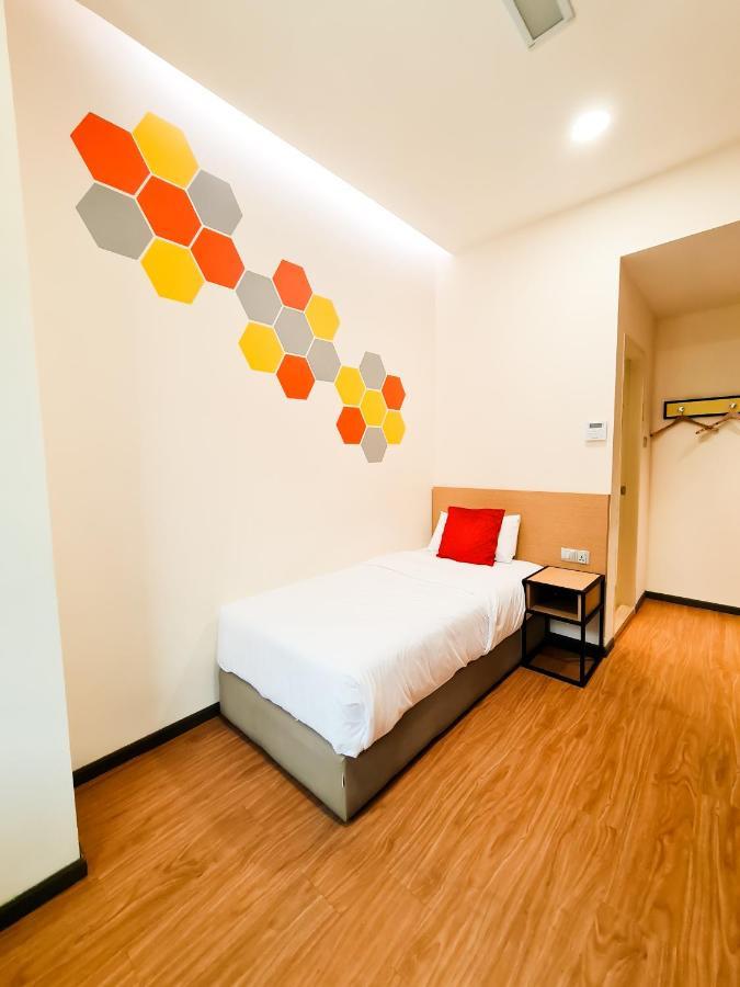 Qlio Hotel Кота-Кинабалу Экстерьер фото
